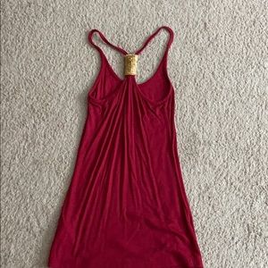 maroon tank top
